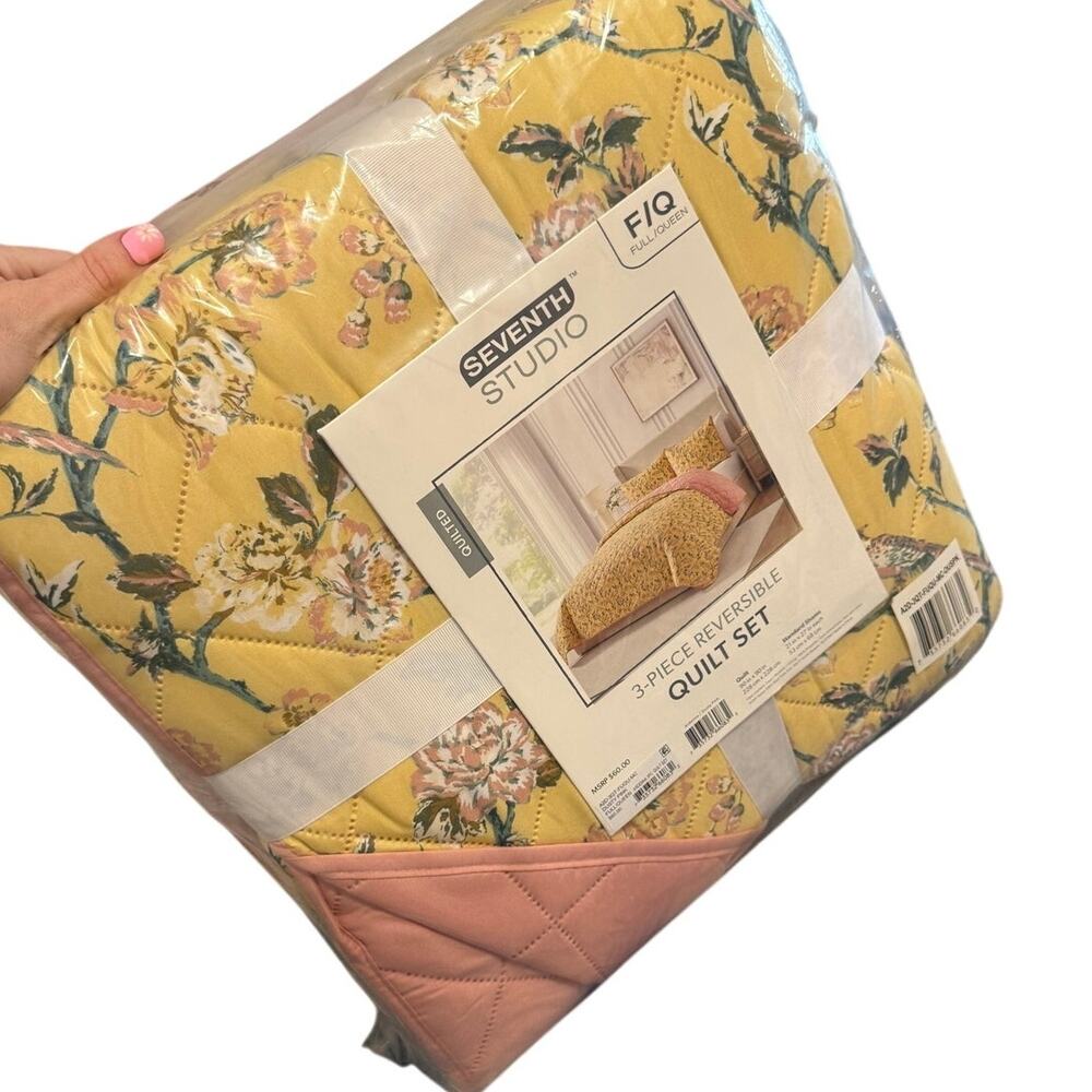 Seventh Studio Adrienne Floral 3 Piece Full/Queen Quilt Set -- Bed in a Bag - Picture 5 of 6